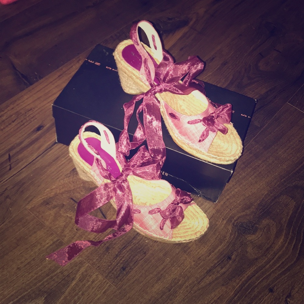 Steven by Steve Madden sandals with ribbon tie.
